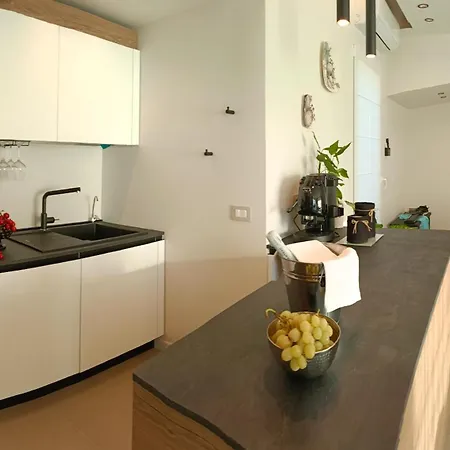 Luxury Marenaria And בית הארחה